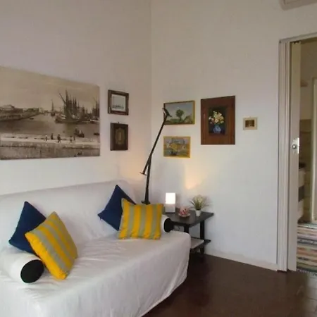Beautiful Single With Spacious Private Garden *