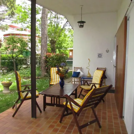 Villa Beautiful Single With Spacious Private Garden - Place Included *